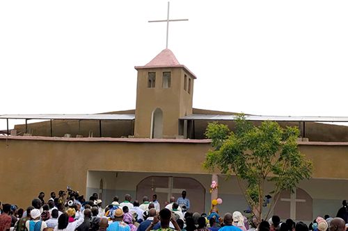 Minankofa en fête : la nouvelle église Notre-Dame du Bani bénie dans la joie et l’action de grâce